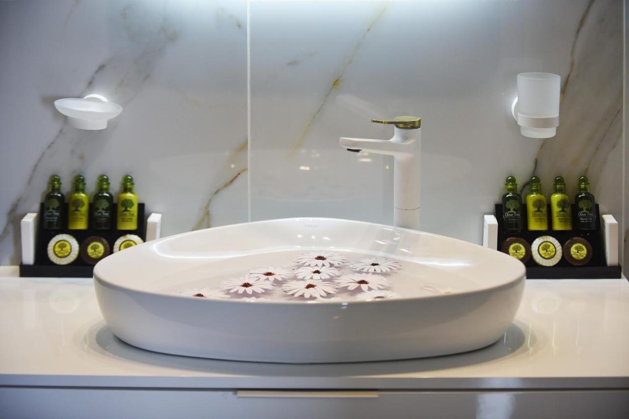 Syrene Luxury Suites Ермополи Екстериор снимка