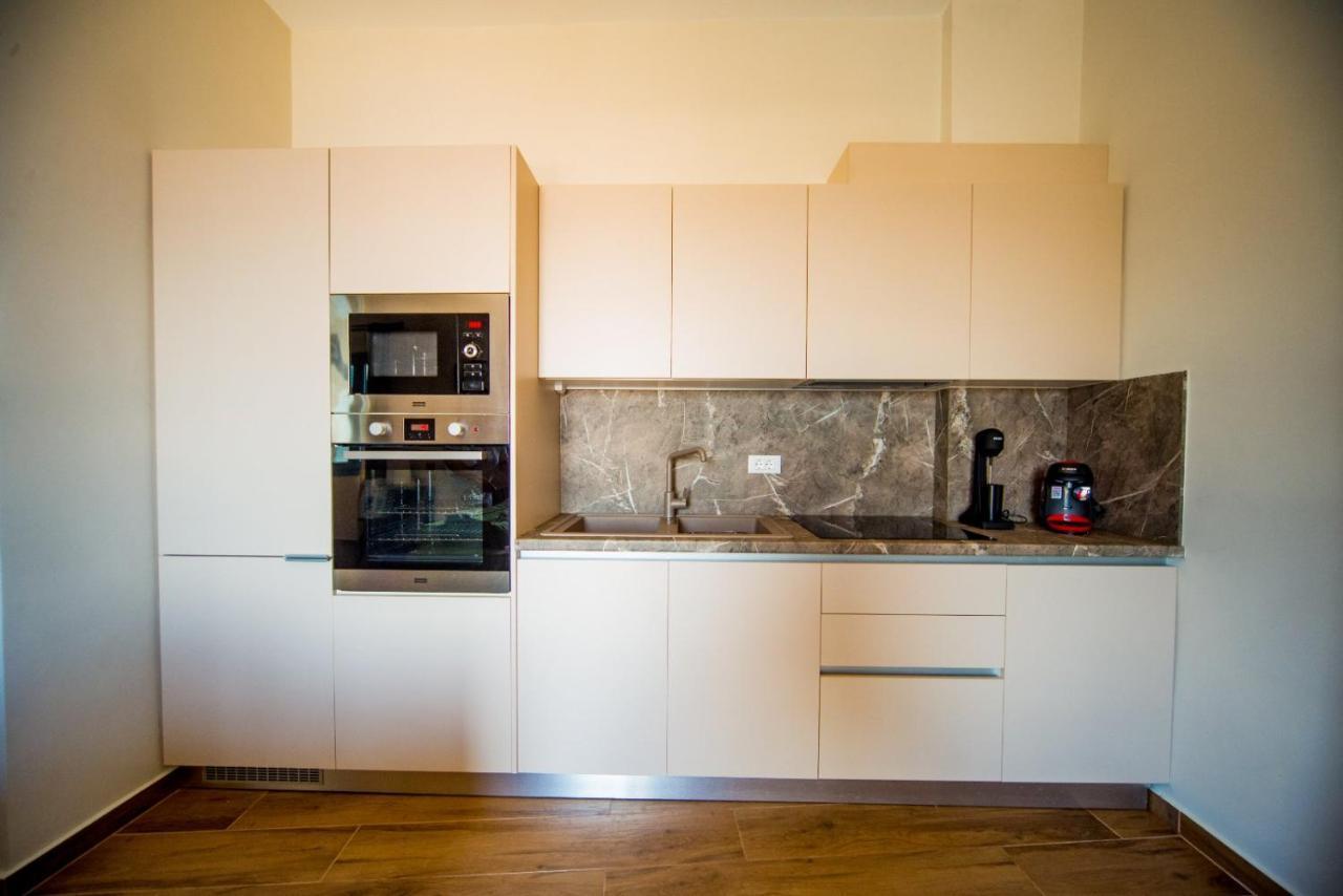 Syrene Luxury Suites Ермополи Екстериор снимка