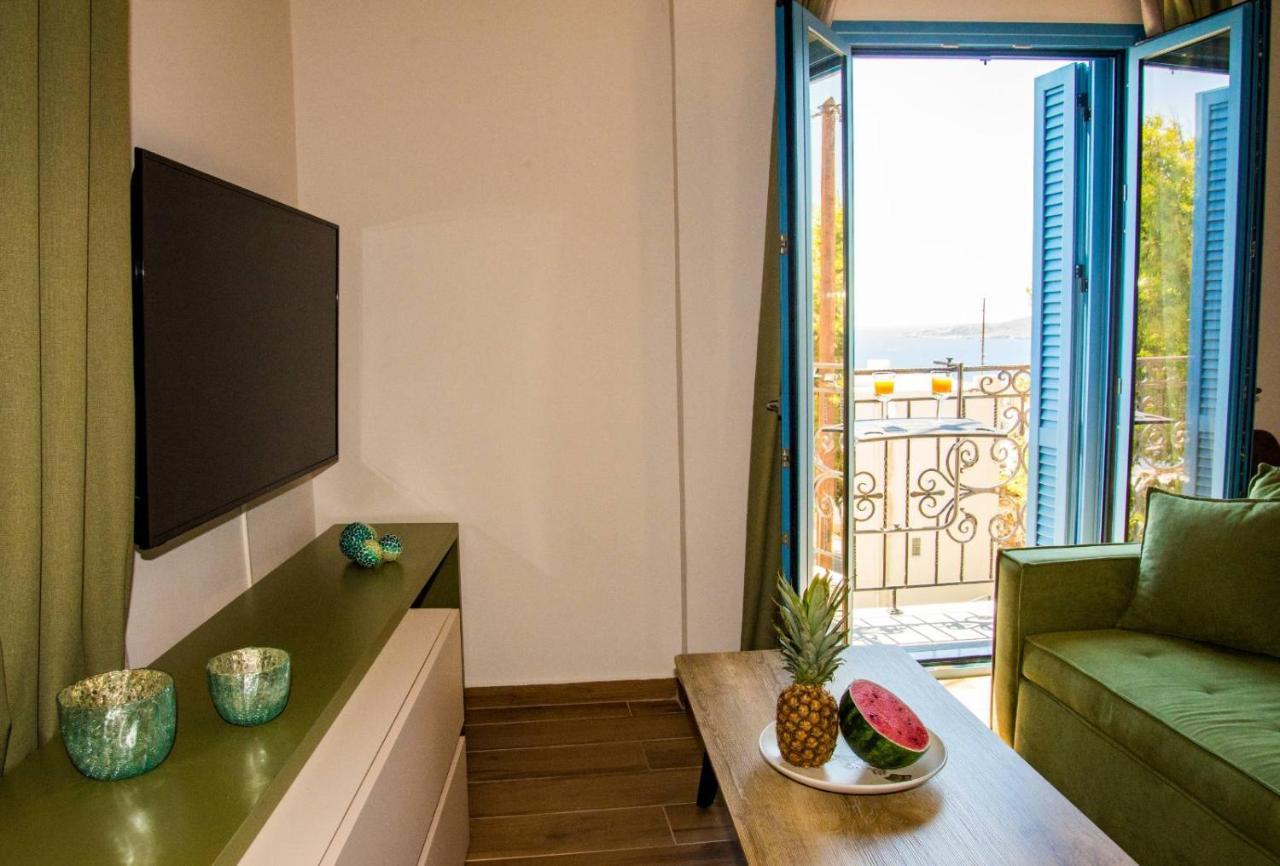 Syrene Luxury Suites Ермополи Екстериор снимка